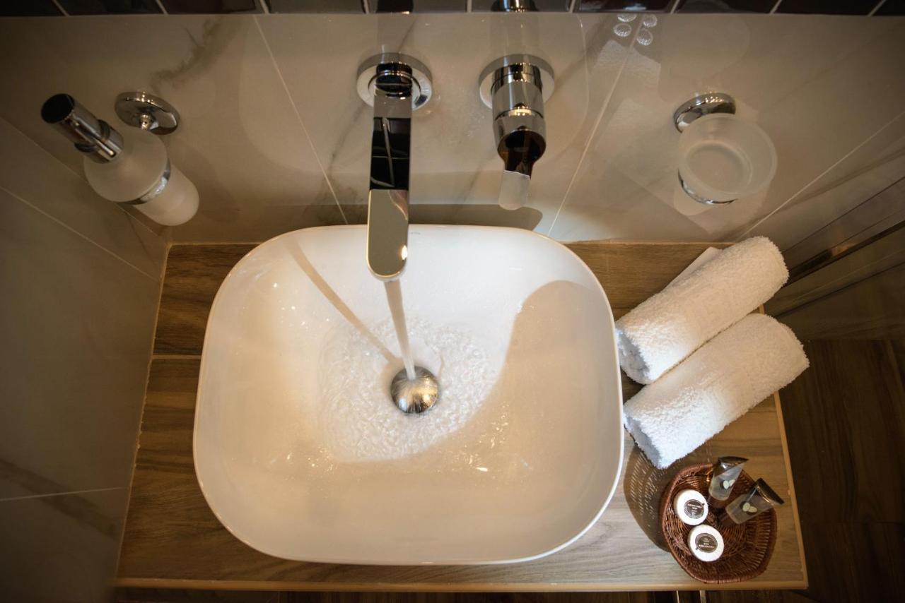 Angelica'S Deluxe Rooms In Adamas Luaran gambar